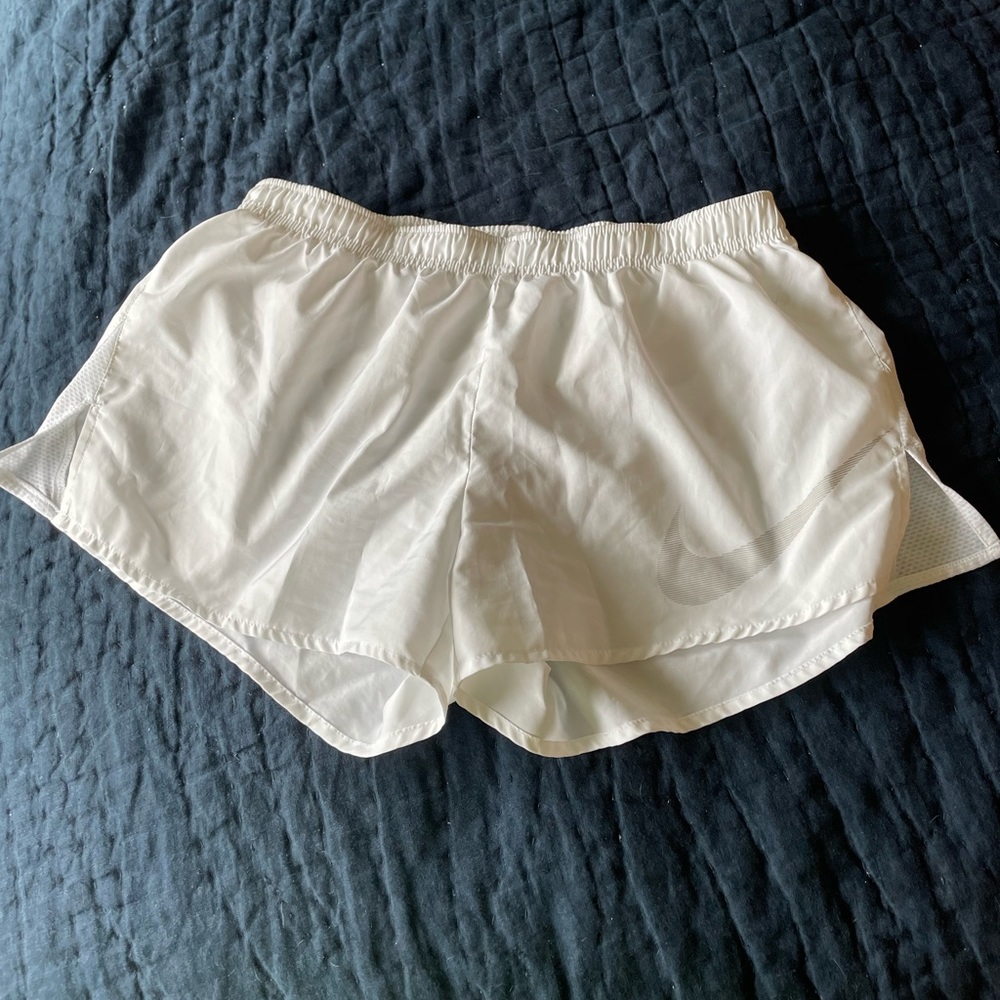 Nike Dri Fit Shorts - White, Large